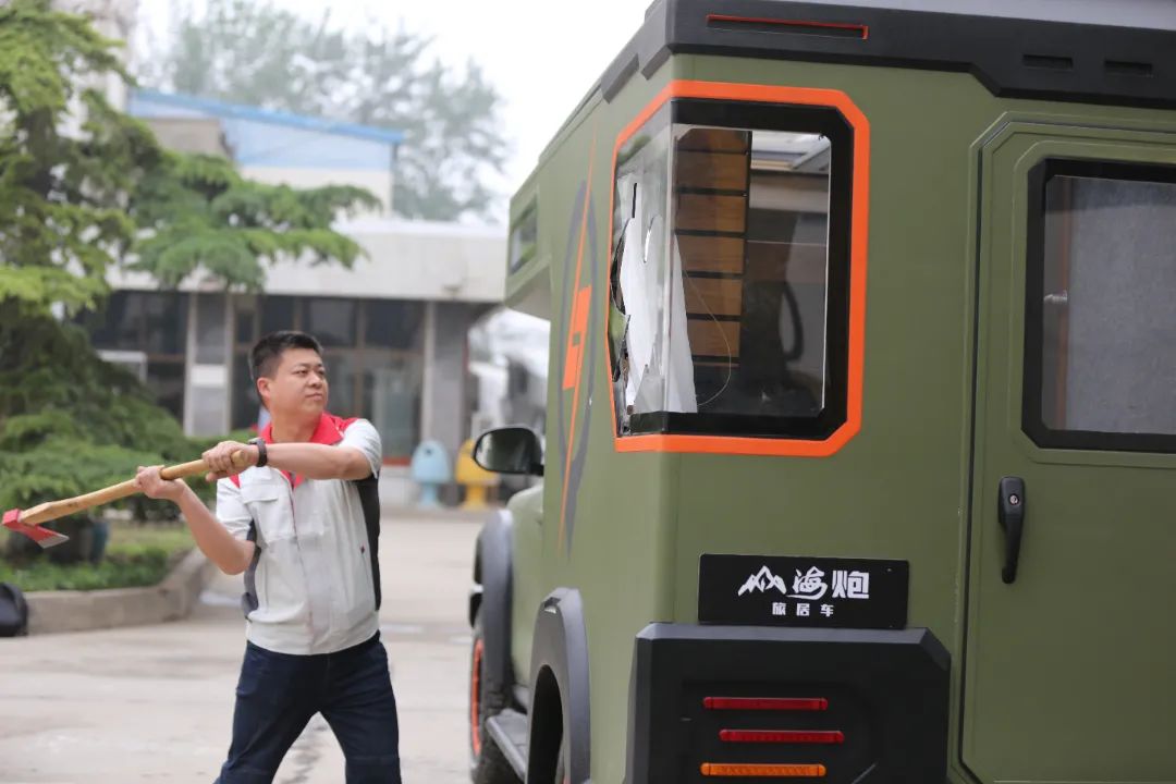 砸掉山海炮旅居車，覽眾房車究竟在搞什么？