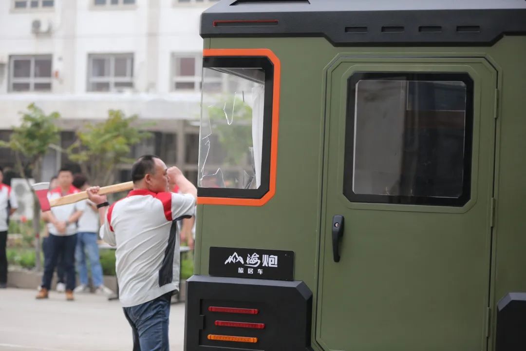 砸掉山海炮旅居車，覽眾房車究竟在搞什么？